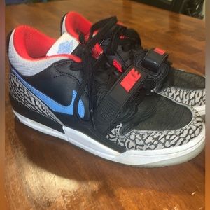 Jordan big boy shoes size 6